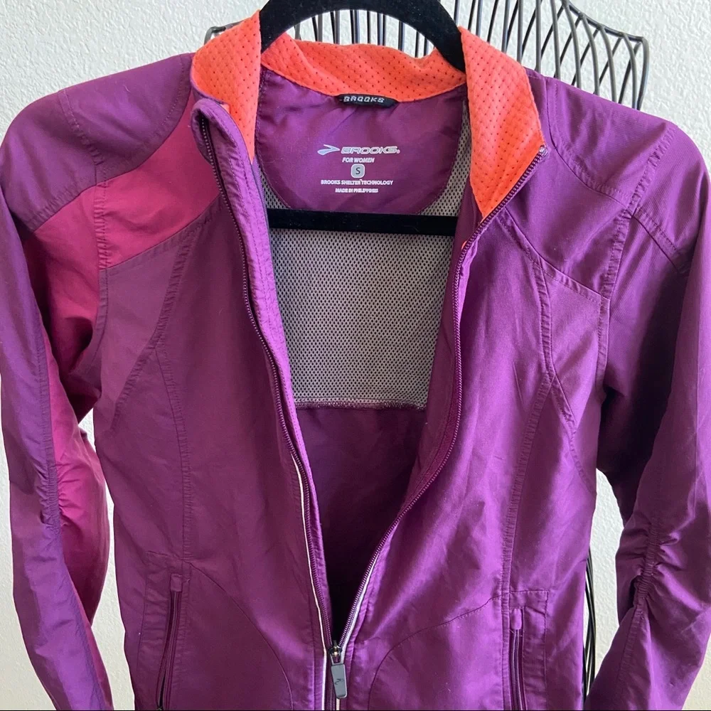 Waterproof jacket - Picture 4 of 5